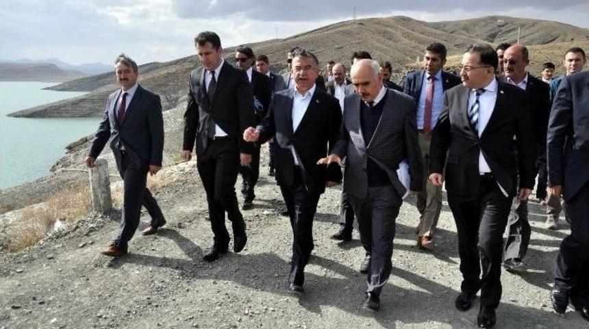 Tbmm Başkanı Yılmaz, Ulaş İl&ccedil;esinde Ziyaretlerde Bulundu