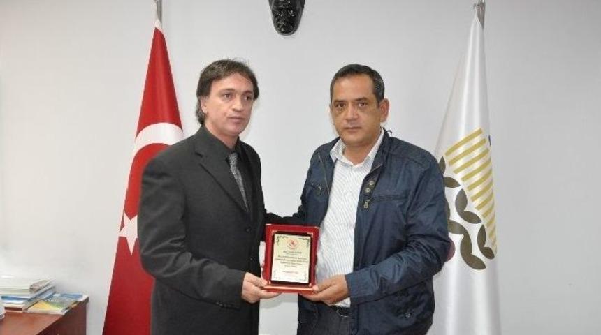 Yerköy Ticaret Borsası’ndan Tmo Müdürü Adnan Budak’a Teşekkür Plaketi
