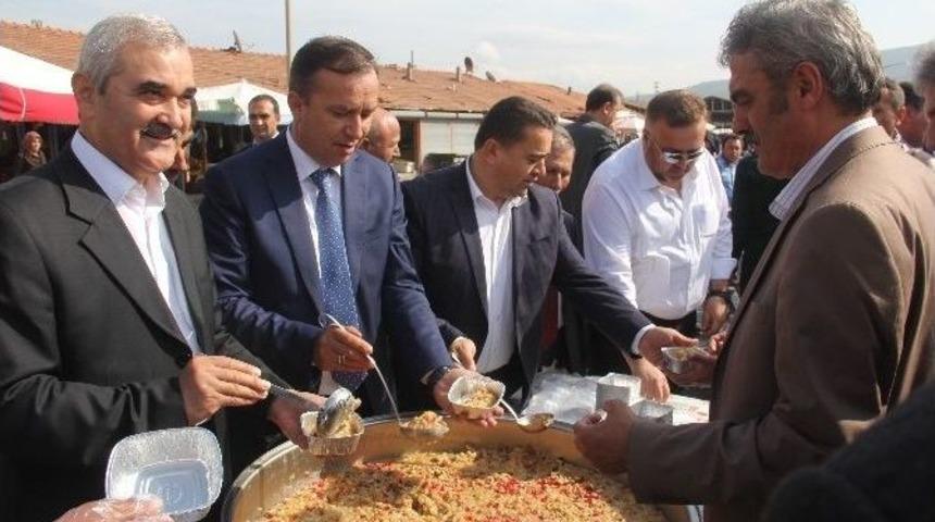 Osmancık Belediyesi Aşure Dağıttı