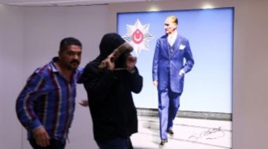 Lüks Restorandaki Asitli Saldırgan Yakalandı