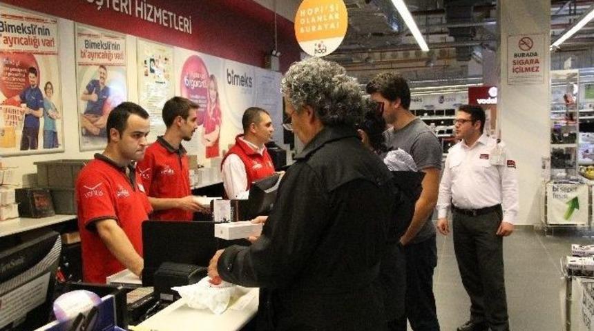 Iphone 6s G&ouml;r&uuml;c&uuml;ye &Ccedil;ıktı