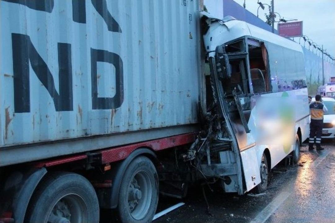 E-5&rsquo;te Feci Kaza: 10 Yaralı