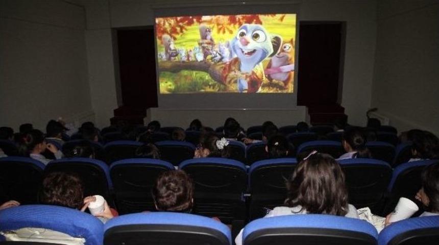 Elazığ Belediyesi Mini G&ouml;steri Merkezi Perdelerini A&ccedil;tı