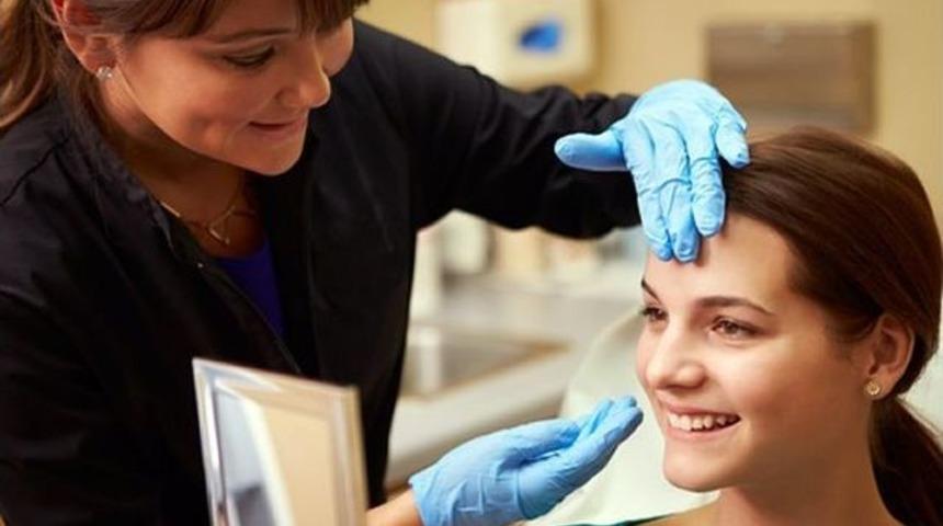 Opr. Dr. Haytoğlu, Ameliyatsız Cilt Gen&ccedil;leştirme Y&ouml;ntemini Anlattı