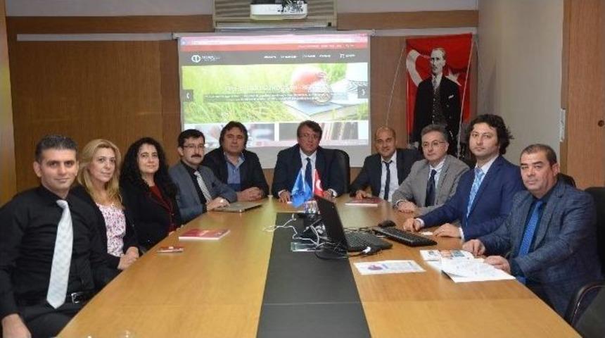 Merakla Beklenen A&ccedil;ık&ouml;ğretim Kitapları Satışa &Ccedil;ıktı