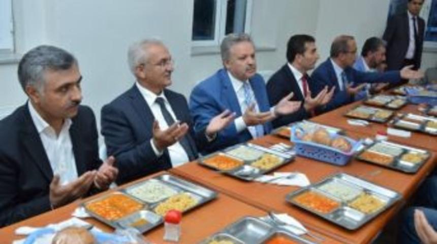 Cemevi İftar Yemeğinde Birlik Beraberlik Mesajları Verildi