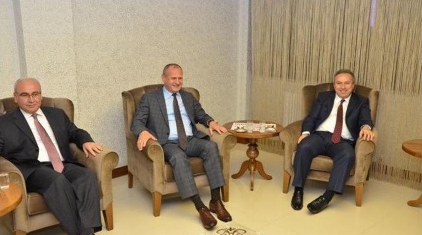 Başkan Keleş’e Doğum Günü Kutlaması