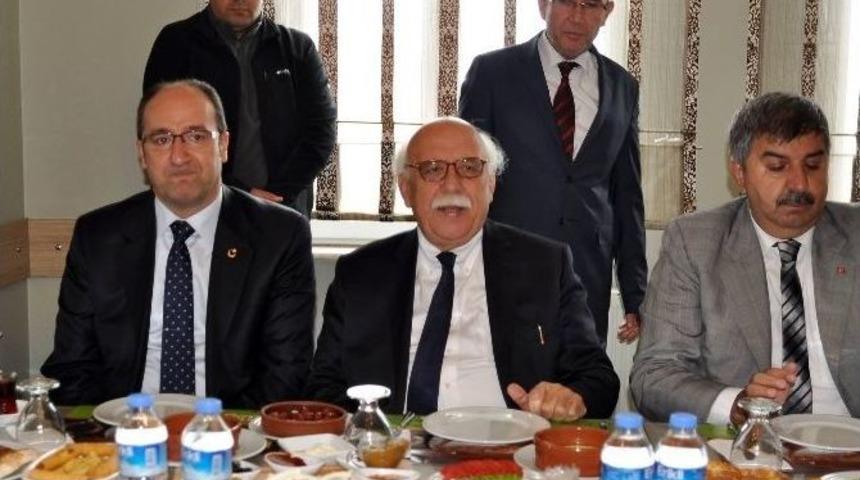 Bakan Avcı, Ak Parti Teşkilatı Y&ouml;neticileri İle Buluştu