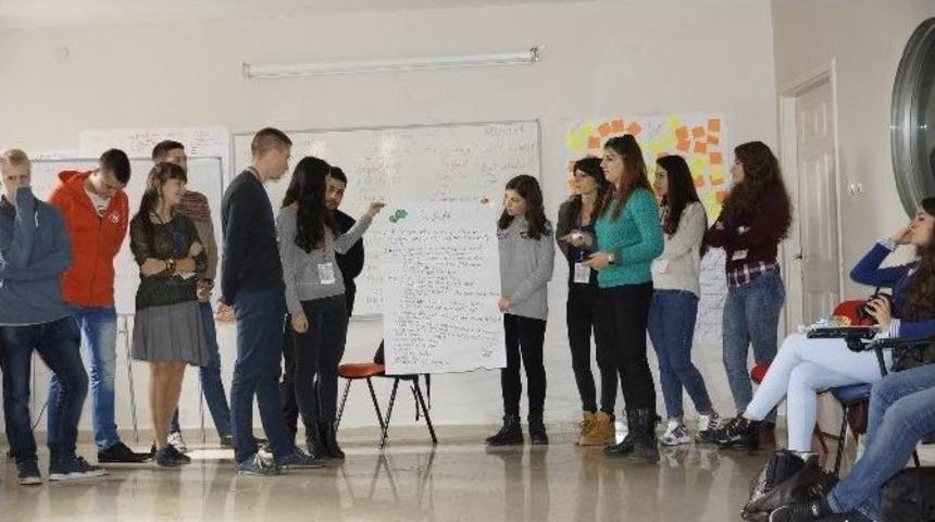 Gen&ccedil;ler Geleceğe Yatırım Yaptı