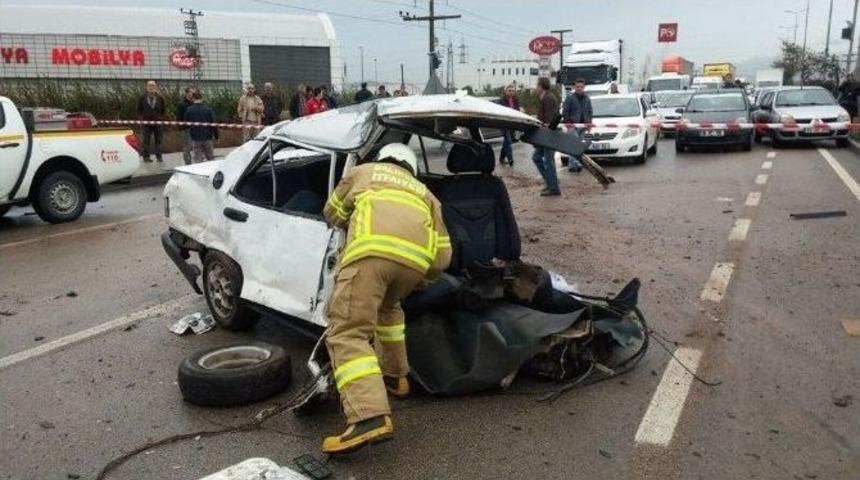 Otomobil İkiye B&ouml;l&uuml;nd&uuml;: 1 &Ouml;l&uuml;