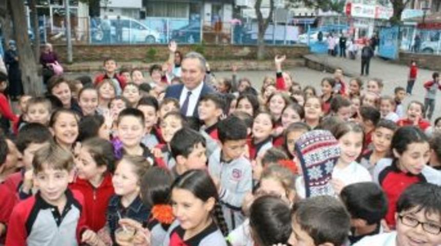 Vali Ali Fidan &ldquo;namık Kemal İlkokulu Binası İ&ccedil;in &Ccedil;alışıyor&rdquo;