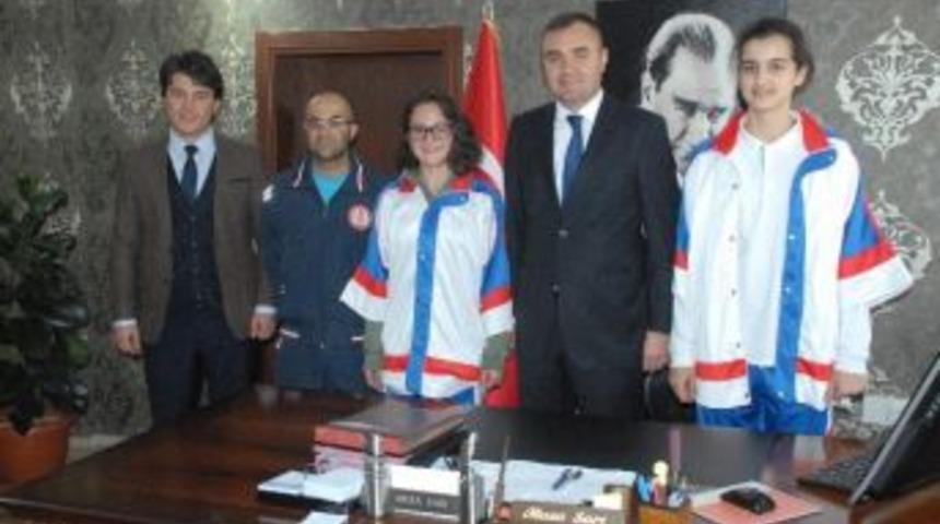 Tuşbalı Sporculardan Kaymakam Sarı&rsquo;ya Ziyaret