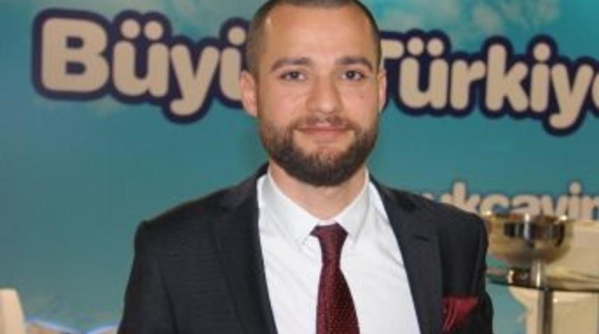 Cumhurbaşkanı Erdoğan&rsquo;dan Ak Partili Ete&rsquo;ye &ldquo;en İyi Gen&ccedil; Girişimci" &Ouml;d&uuml;l&uuml;