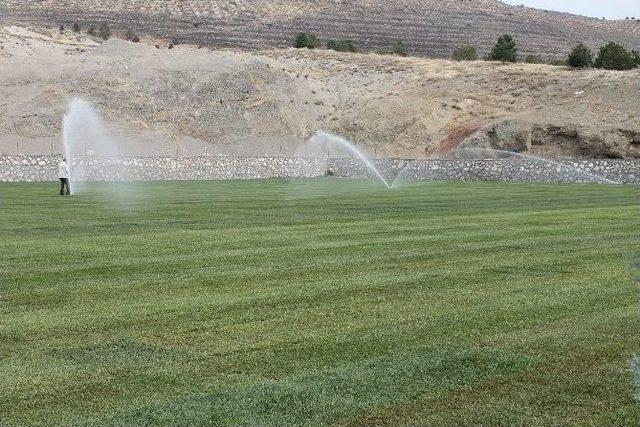 Gevrek, Antrenman Sahalarında İncelemelerde Bulundu