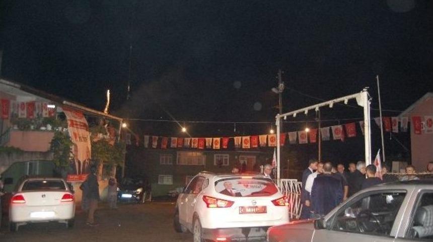 Osmanlar K&ouml;y&uuml;&rsquo;nde &Ccedil;akan&rsquo;a Havai Fişekli Karşılama