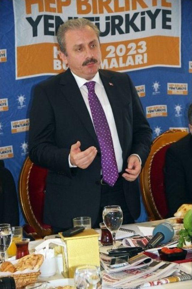 Ak Partili Şentop, Büyükçekmece’de Yerel Medya Temsilcileriyle Buluştu