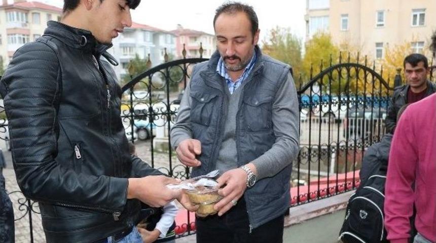 Aziziye&rsquo;den Vatandaşa Aşure İkramı&hellip;