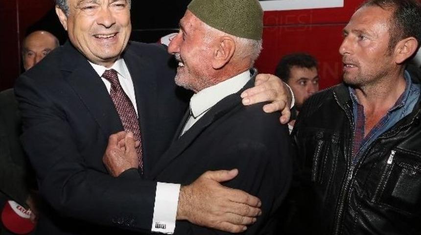 Yozgat Bağımsız Milletvekili Adayı Kayalar, Se&ccedil;im &Ccedil;alışmalarını K&ouml;ylerde De S&uuml;rd&uuml;r&uuml;yor