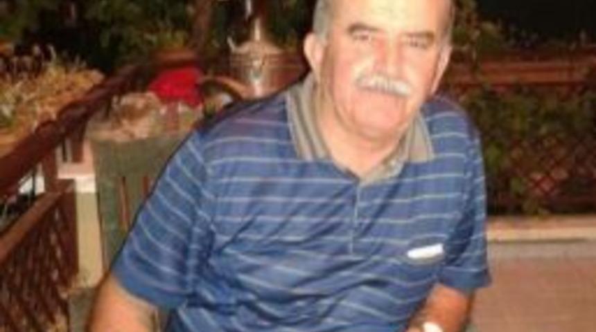 Eski Vergi Rekortmeni İş Adamına Mahkeme &Ccedil;ıkışında Bı&ccedil;aklı Saldırı