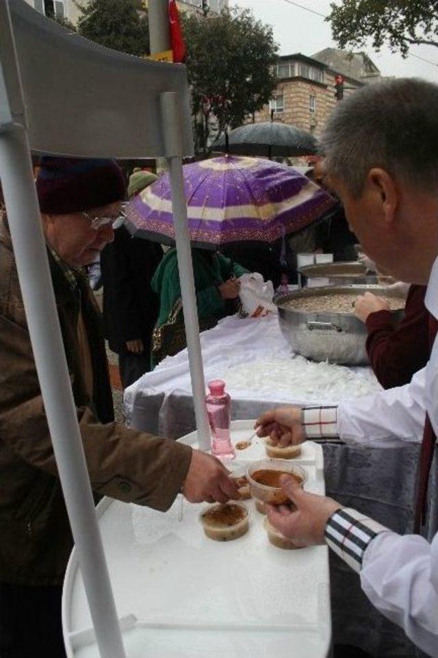 Kestane Şekerli Aşureler Kapışıldı