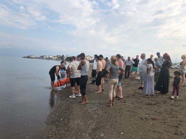 Gemlik'te denizde erkek cesedi bulundu