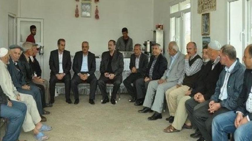 Ak Partili Çelik, Kavgalı İki Aileyi Barıştırdı