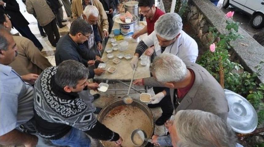 Yatağan&rsquo;da Camide Aşure İkramı