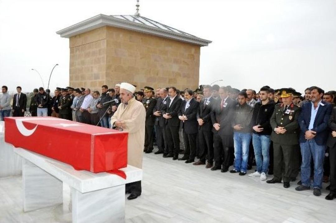 Şehit Uzman &Ccedil;avuş Yeşildağ G&ouml;zyaşları Arasında Toprağa Verildi