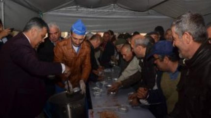 Ereğli Belediyesi&rsquo;nden 5 Bin Kişiye Aşure