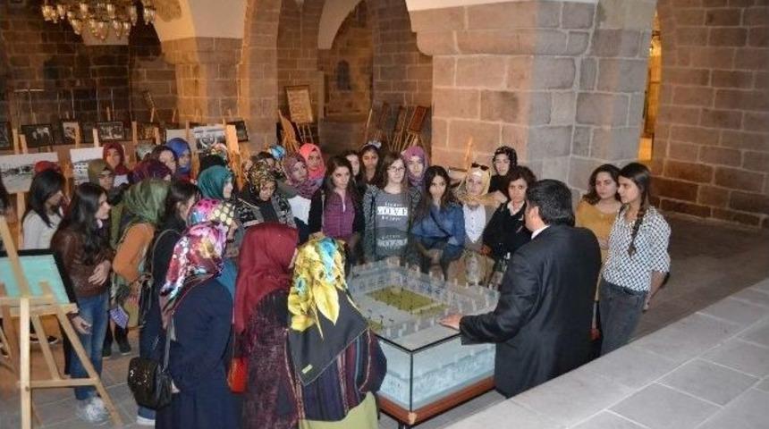 Arslantepe H&ouml;y&uuml;ğ&uuml;, &Ouml;ğrencilere Tanıtılmaya Devam Ediyor