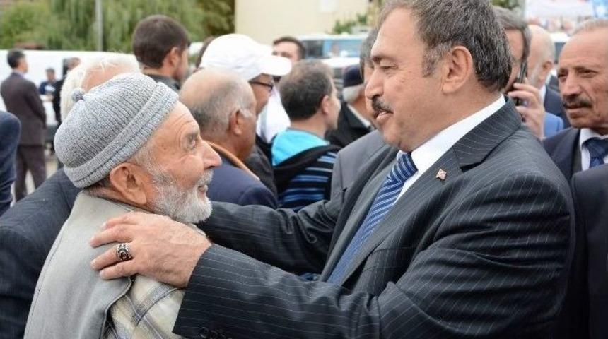 Bakan Eroğlu&rsquo;ndan Devlet Bah&ccedil;eli&rsquo;ye &rsquo;karikat&uuml;rl&uuml;&rsquo; Eleştiri