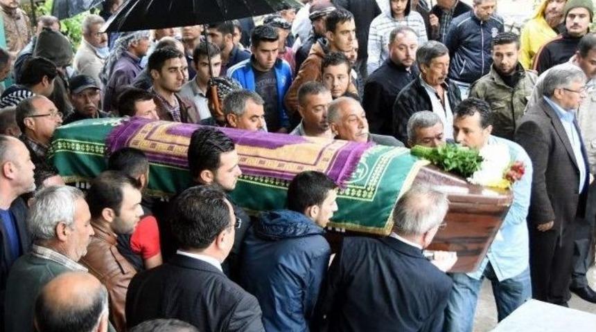 Ak Partili Meclis &Uuml;yesi Son Yolculuğuna Uğurlandı