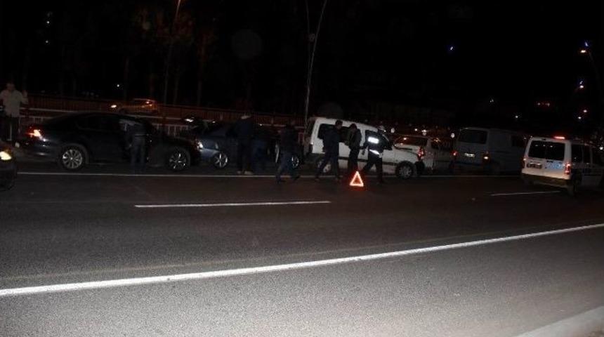 5 Ara&ccedil; Birbirine Girdi