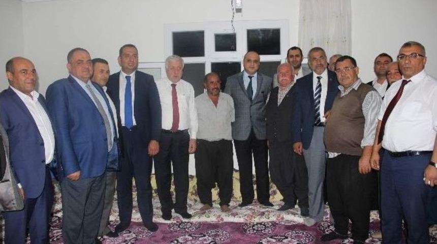 19 Yıldır Mhp&rsquo;li Olan Aile Ak Parti&rsquo;ye Ge&ccedil;ti