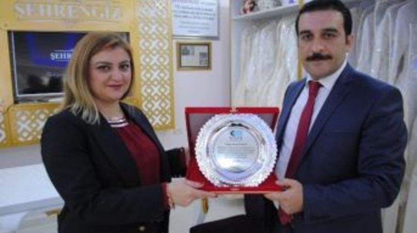 Kosgeb&rsquo;den Duyarlı Kadın Girişimciye Plaket