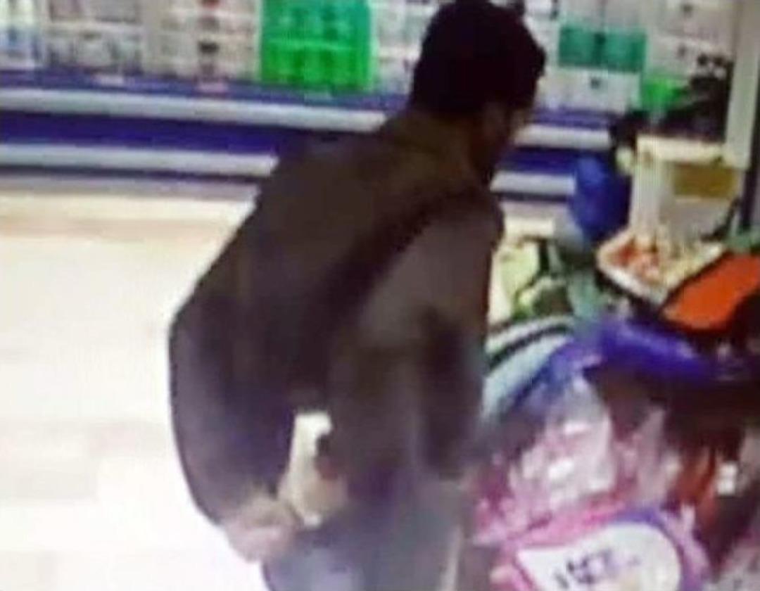 (&ouml;zel Haber) Lcd Tv&rsquo;yi Sırtına Sararak &Ccedil;aldı