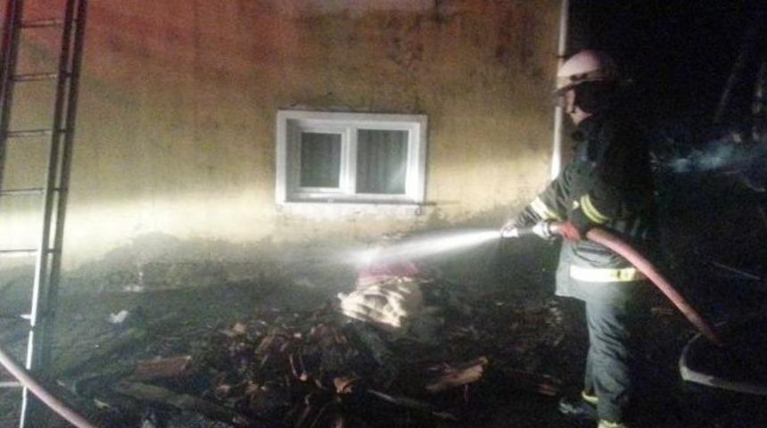 Bolu&rsquo;da &Ccedil;ıkan Yangında 2 Ev Ve Bir Odunluk K&uuml;l Oldu