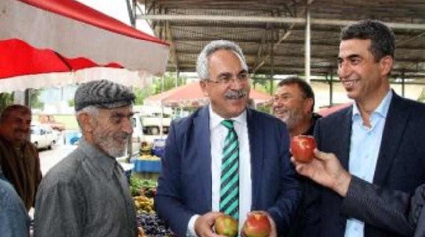 Aydın&rsquo;a Logolu Elma S&uuml;rprizi