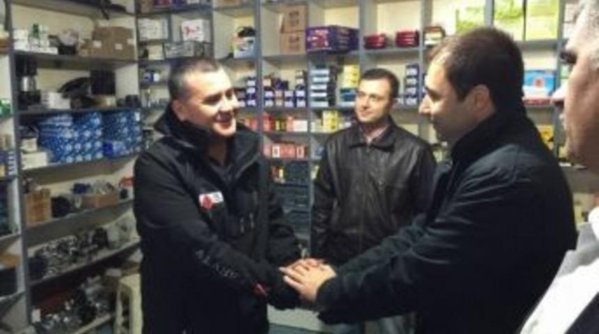 Tuna, Ziyaretlerini S&uuml;rd&uuml;rd&uuml;