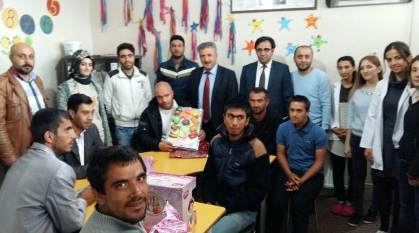 Muş&rsquo;ta Engelli &Ouml;ğrencilere Hediyeli Ziyaret