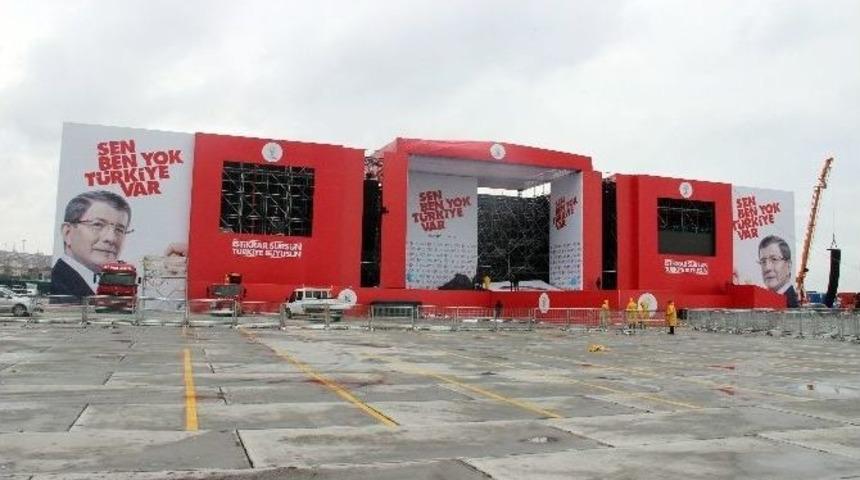 Ak Parti İstanbul İl Başkanı Temurci, Miting Alnındaki &Ccedil;alışmaları İnceledi