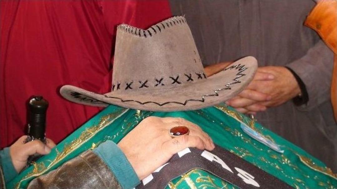 Yılmaz K&ouml;ksal Kovboy Şapkasıyla Son Yolculuğuna Uğurlandı