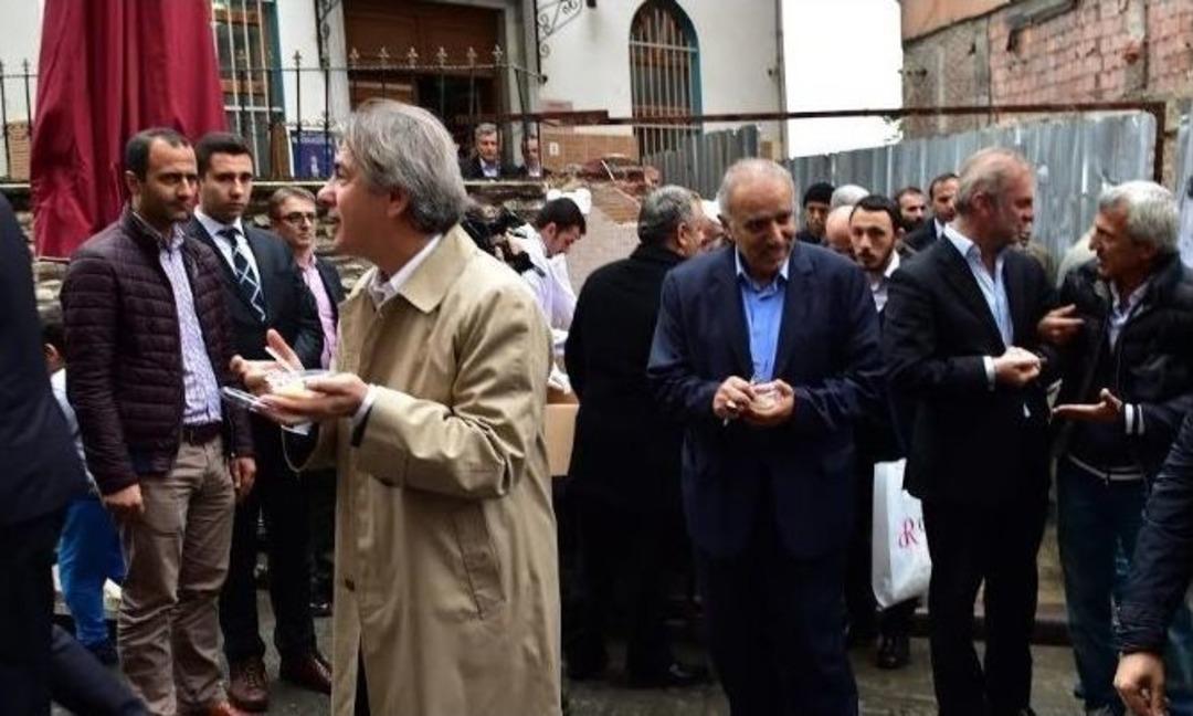 Beyoğlu&rsquo;nda 46 Camide 14 Bin Kutu Aşure Dağıtıldı