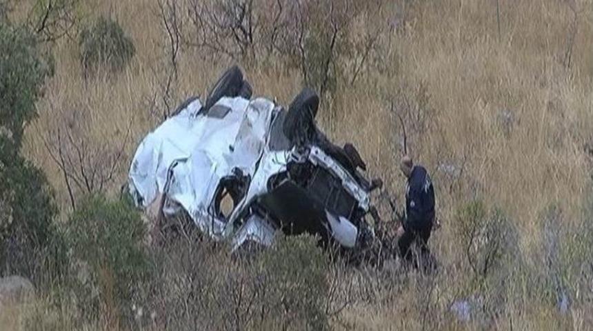 Minib&uuml;s U&ccedil;uruma Yuvarlandı: 3 &Ouml;l&uuml;