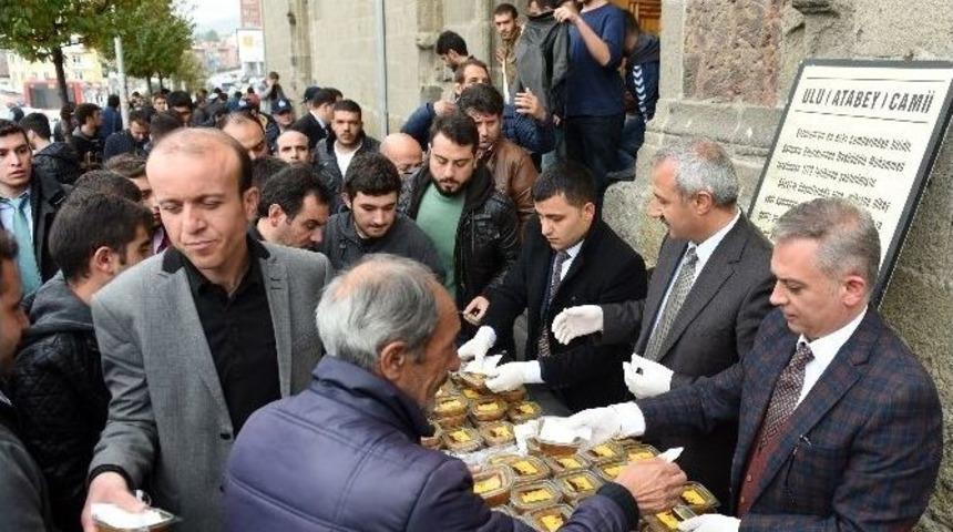 B&uuml;y&uuml;kşehir&rsquo;den 13 Bin Kişiye Aşure İkramı