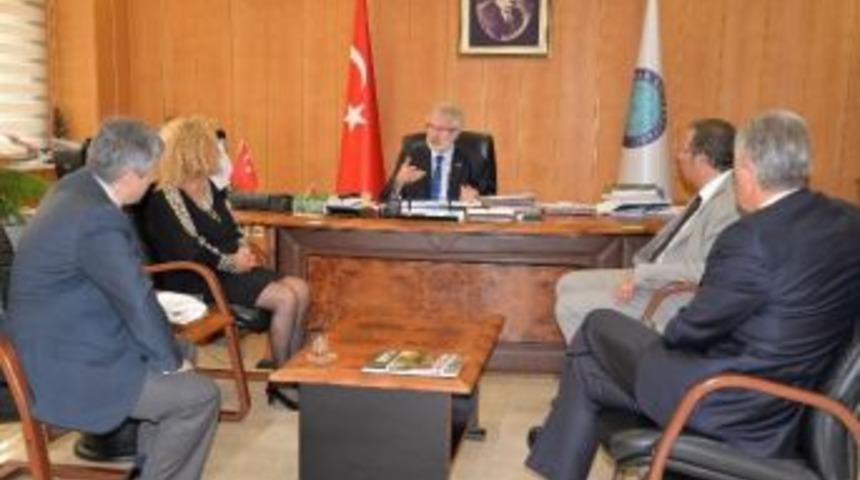 Uludağ &Uuml;niversitesi Rekt&ouml;r&uuml; Ulcay&rsquo;dan Mezunlara M&uuml;jde