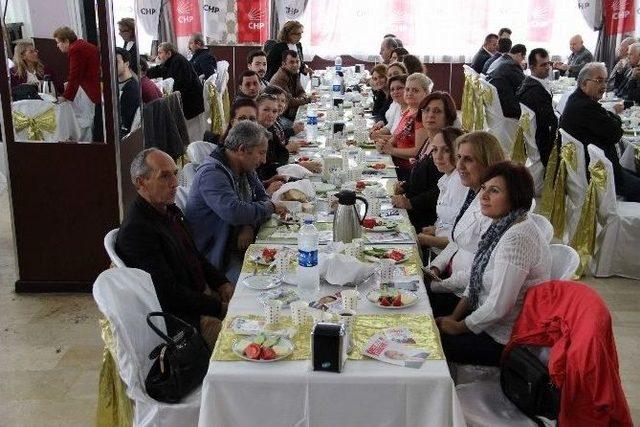 Chp’li Özel’den Arınç’a Uygulanan Ambargoya Cevap