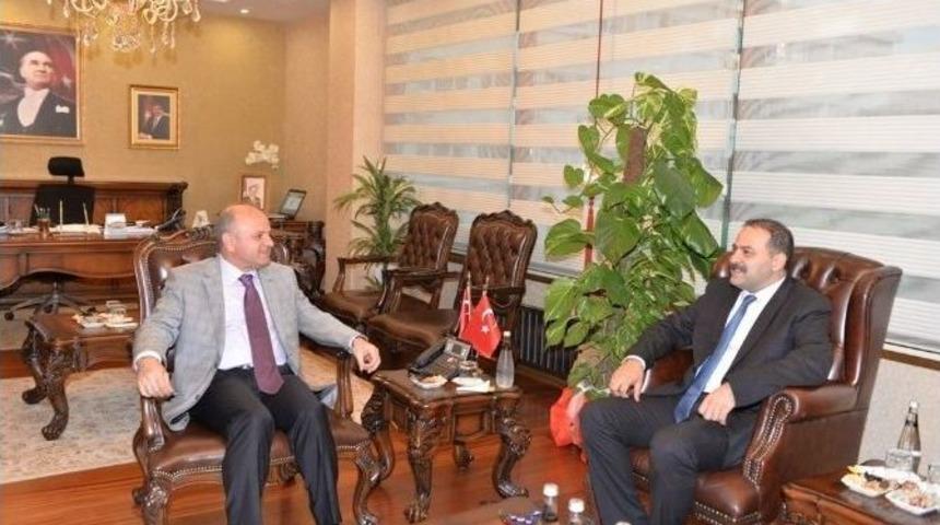 Btk Kurul Başkanı Sayan, Vali &Ccedil;akacak&rsquo;ı Ziyaret Etti