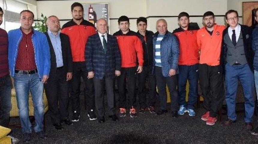 Sekmen, D&uuml;nya Ve Avrupa Şampiyonlarıyla Buluştu