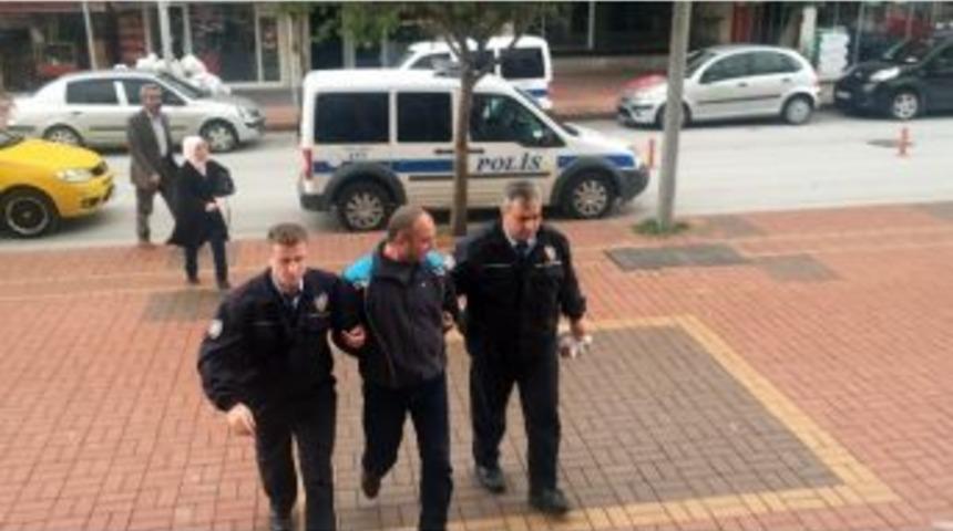 Sahte Kimlikle Dolaşan Cezaevi Firarisi Yakalandı